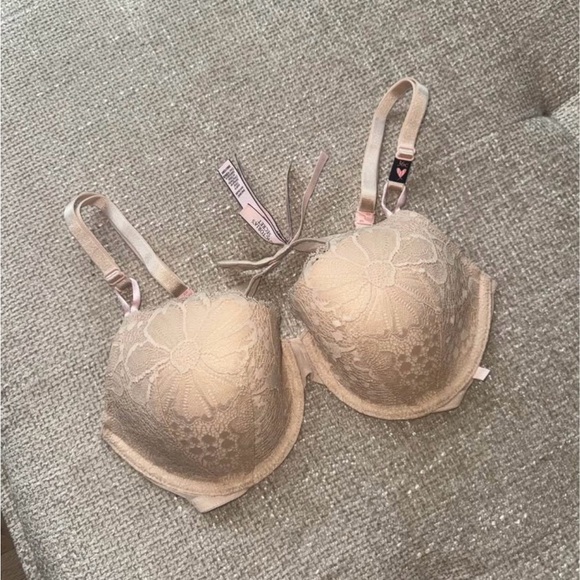 Victoria's Secret Beige Lace T-Shirt Bra - Picture 5 of 5